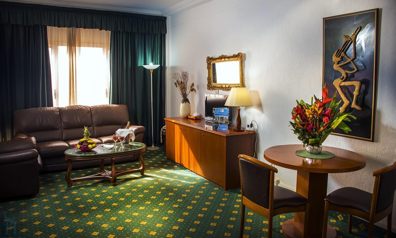 Hotel Splendid Ouagadougou Extérieur photo