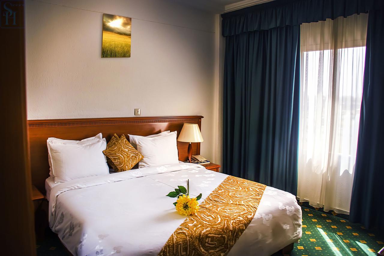 Hotel Splendid Ouagadougou Extérieur photo